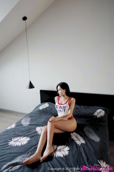 饥渴少妇翘臀自慰18P